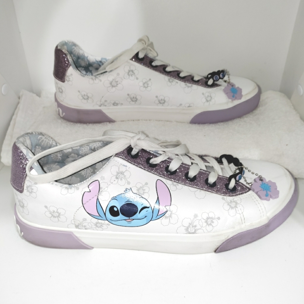 Disney Stitch Women's Low Top Lace Up Sneakers Size 9 Pre-owned